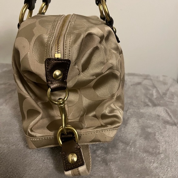 Authentic Coach Poppy purse - Picture 5 of 5